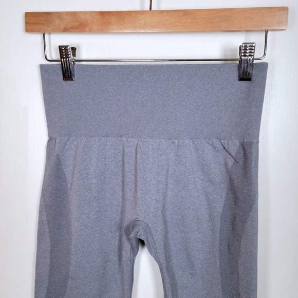 NVGTN Gray Seamless Contour Leggings Size M Scrunch Gym Fitness Athleisure - Picture 3 of 7
